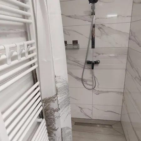 Druzinski Apartmaji Judnic * Adlesici