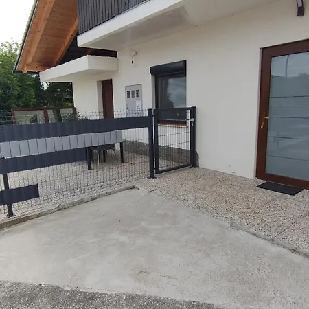 Druzinski Apartmaji Judnic Apartman Adlešiči